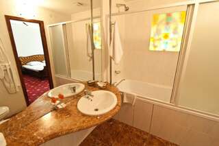 Отели типа «постель и завтрак» Гостиница Ингул Николаев Люкс-4